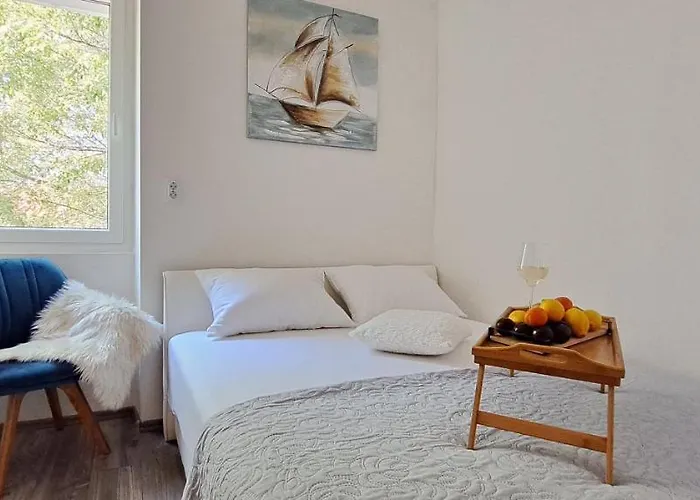 Old Town Tone شقة