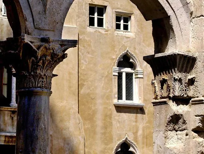 Old Town Tone شقة