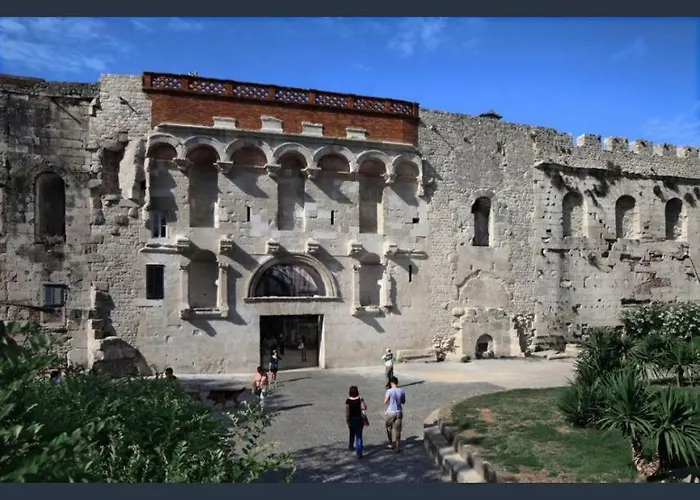 شقة Old Town Tone سبليت