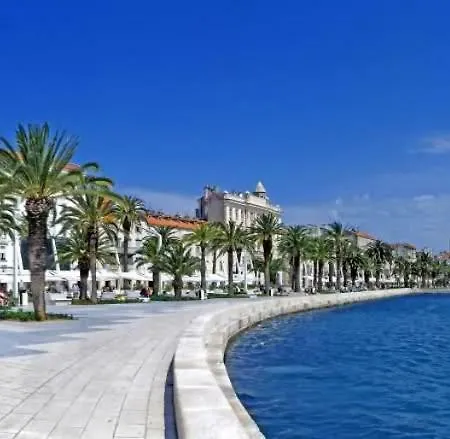 Old Town Tone ספליט