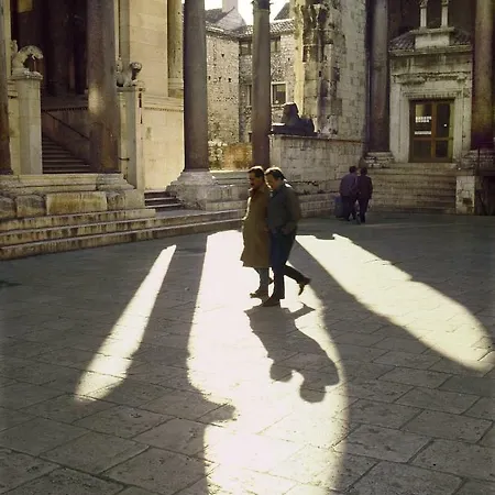 Old Town Tone דירה