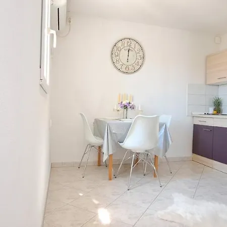 Old Town Tone Apartment *