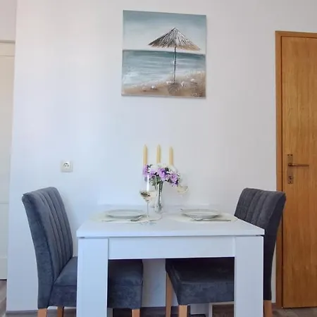 Old Town Tone Apartment